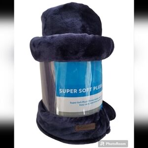 Columbia Super Soft Plush Throw 50x60in. Navy Blue